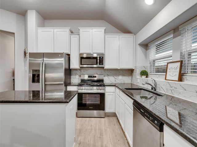 15190 N Heron Heights Way, Magnolia, TX 77354