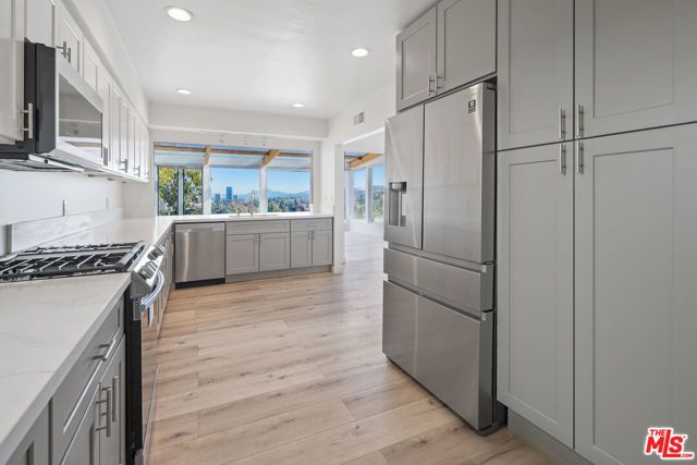 16210 Bertella Drive, Los Angeles, CA 91436