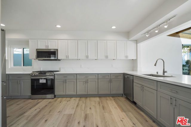 16210 Bertella Drive, Los Angeles, CA 91436