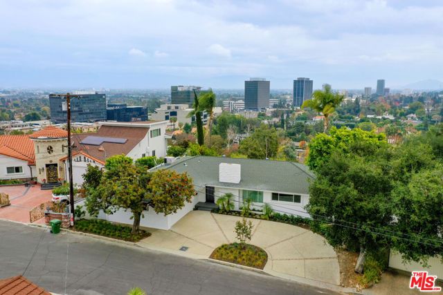 16210 Bertella Drive, Los Angeles, CA 91436