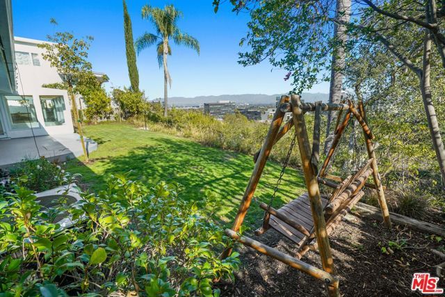 16210 Bertella Drive, Los Angeles, CA 91436