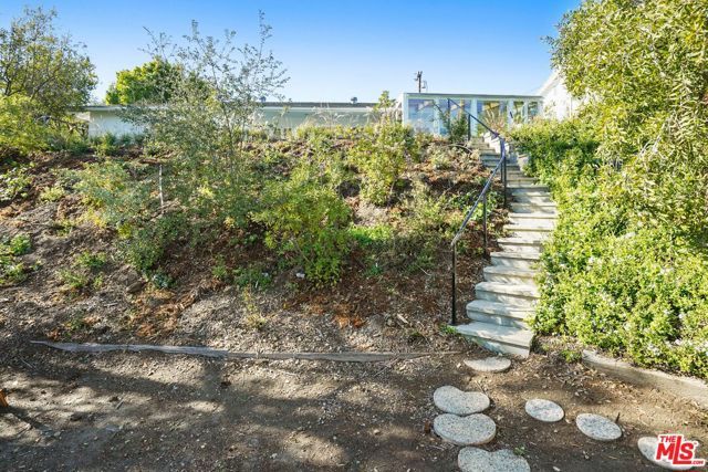 16210 Bertella Drive, Los Angeles, CA 91436