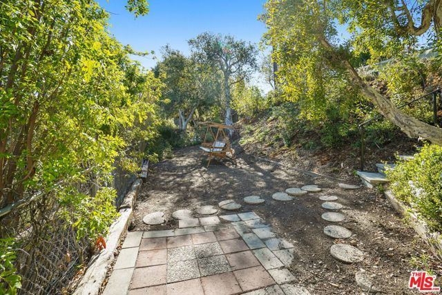 16210 Bertella Drive, Los Angeles, CA 91436