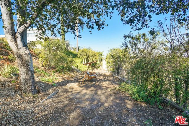 16210 Bertella Drive, Los Angeles, CA 91436