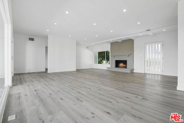 16210 Bertella Drive, Los Angeles, CA 91436
