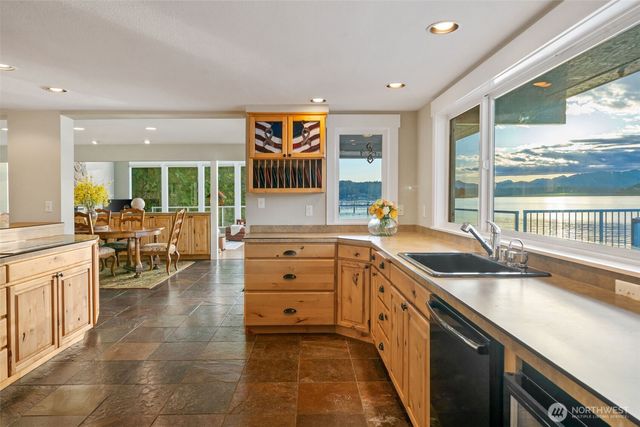 7781 E State Route 106, Union, WA 98592