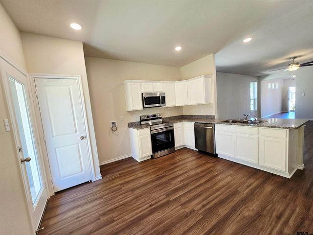 609 Park Central, Chandler, TX 75758