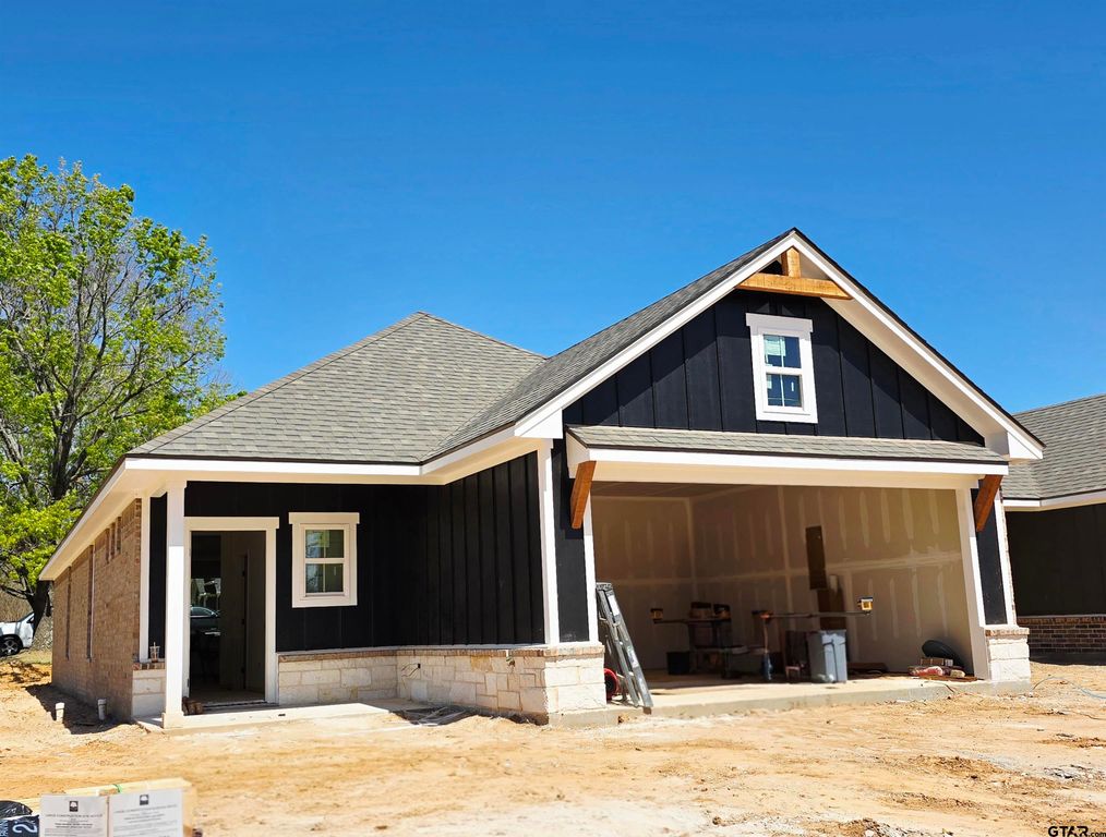 609 Park Central, Chandler, TX 75758