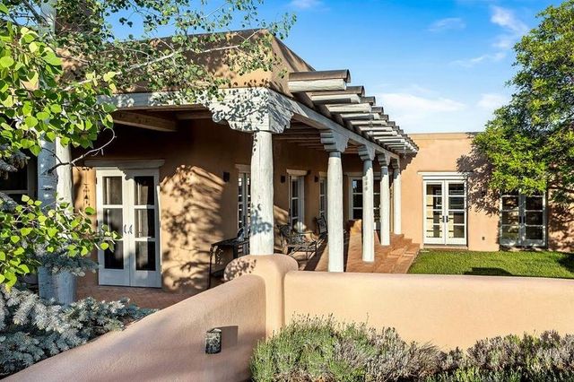 24 Paintbrush Circle, Santa Fe, NM 87506