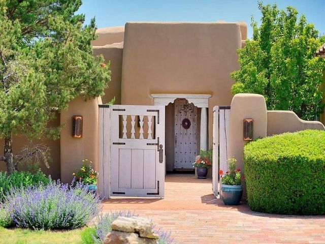24 Paintbrush Circle, Santa Fe, NM 87506