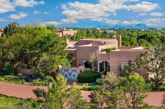 24 Paintbrush Circle, Santa Fe, NM 87506