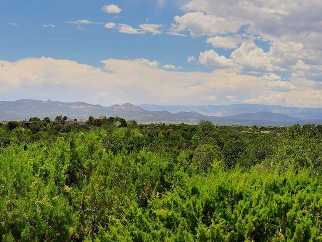 24 Paintbrush Circle, Santa Fe, NM 87506