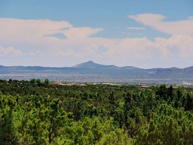 24 Paintbrush Circle, Santa Fe, NM 87506