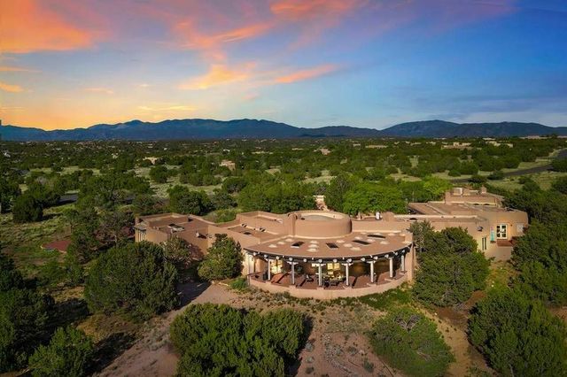 24 Paintbrush Circle, Santa Fe, NM 87506