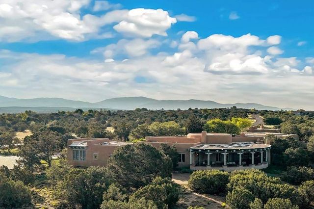 24 Paintbrush Circle, Santa Fe, NM 87506