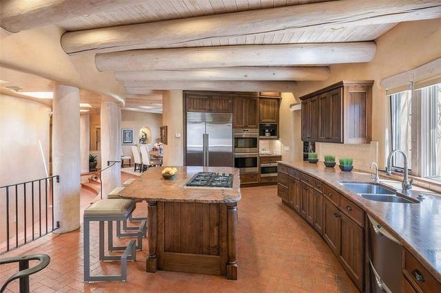 24 Paintbrush Circle, Santa Fe, NM 87506