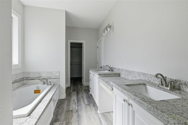 110 Hickory Street, Iowa, LA 70647