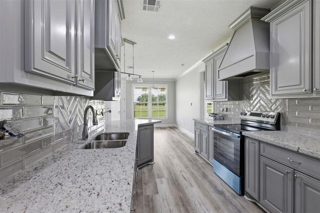 110 Hickory Street, Iowa, LA 70647