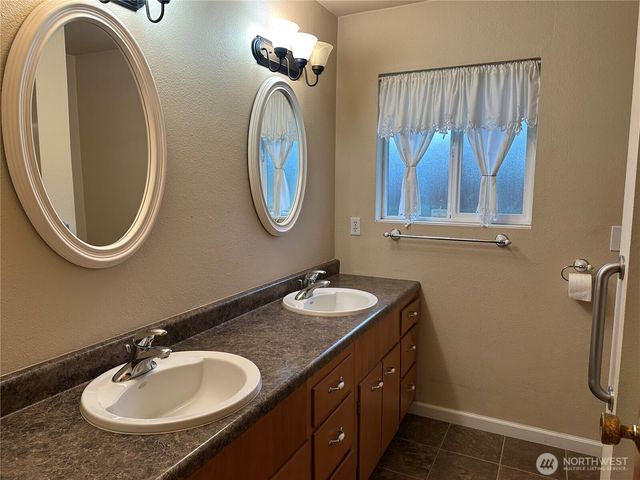 2721 Terry Avenue, Longview, WA 98632