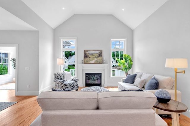 4 Weber Farm Road 4, Wrentham, MA 02093