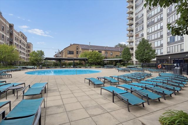 3930 N Pine Grove Avenue 2612, Chicago, IL 60613