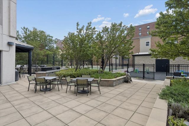 3930 N Pine Grove Avenue 2612, Chicago, IL 60613