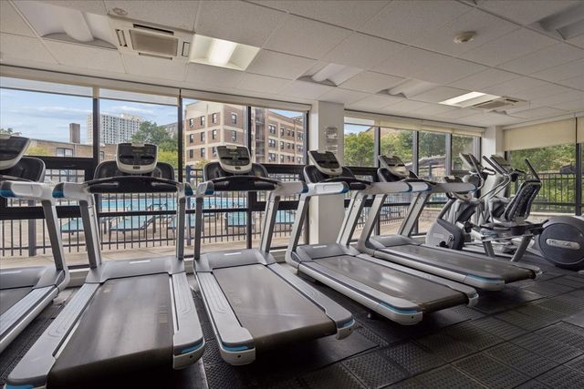 3930 N Pine Grove Avenue 2612, Chicago, IL 60613