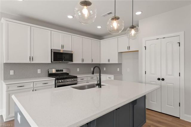 865 Brooklet Court, Winston-salem, NC 27127