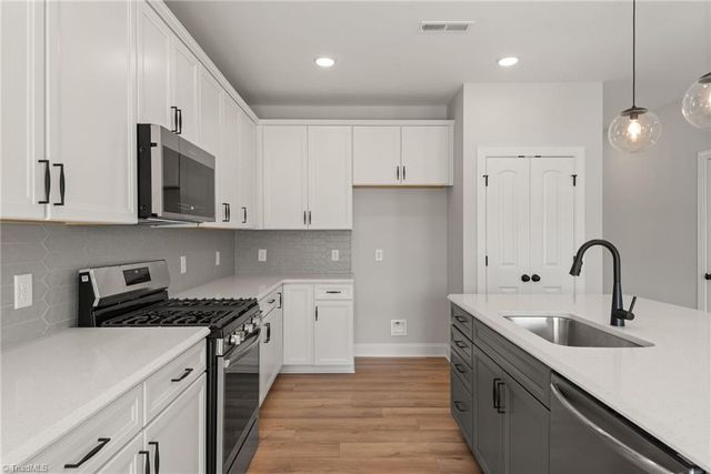 865 Brooklet Court, Winston-salem, NC 27127