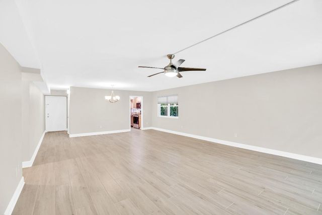 2333 Indian River Boulevard 108, Vero Beach, FL 32960