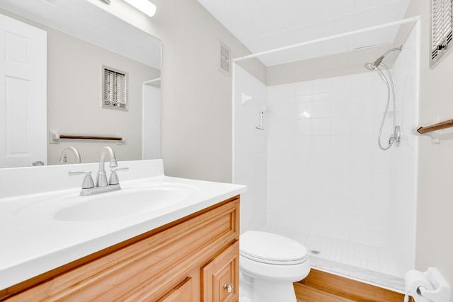 2333 Indian River Boulevard 108, Vero Beach, FL 32960