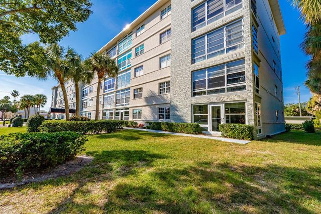 2333 Indian River Boulevard 108, Vero Beach, FL 32960