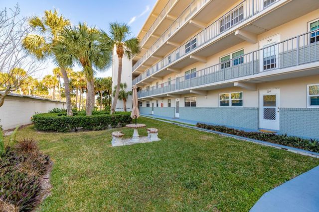 2333 Indian River Boulevard 108, Vero Beach, FL 32960