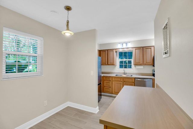 2333 Indian River Boulevard 108, Vero Beach, FL 32960