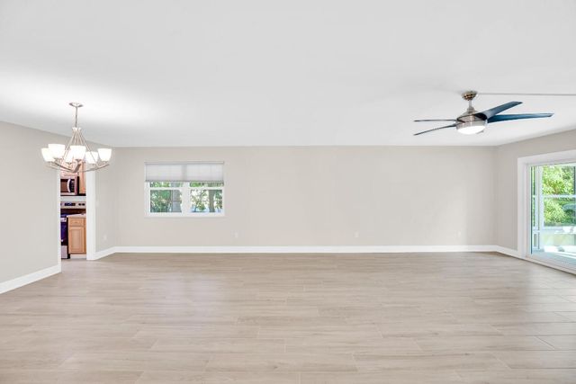 2333 Indian River Boulevard 108, Vero Beach, FL 32960