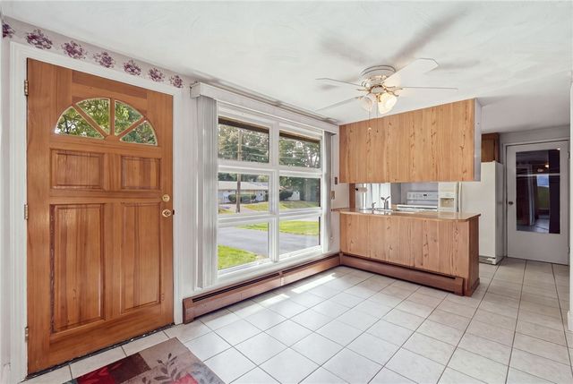 124 Chatworth Avenue, Warwick, RI 02886