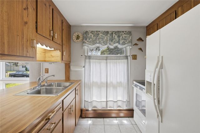124 Chatworth Avenue, Warwick, RI 02886