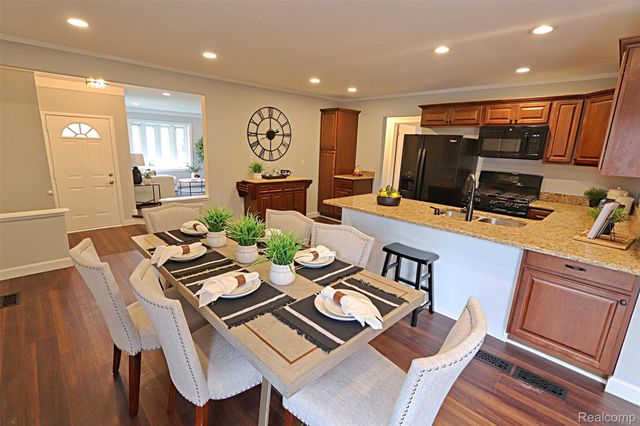 14182 Blue Skies Street, Livonia, MI 48154