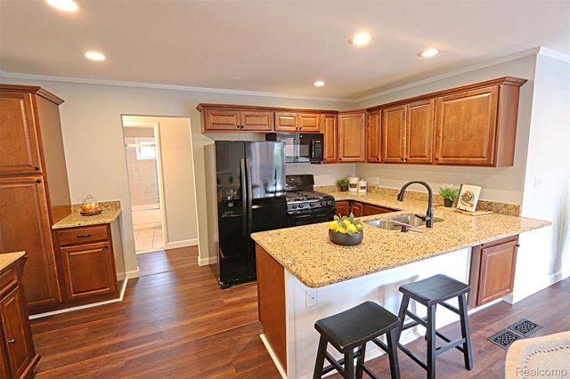14182 Blue Skies Street, Livonia, MI 48154