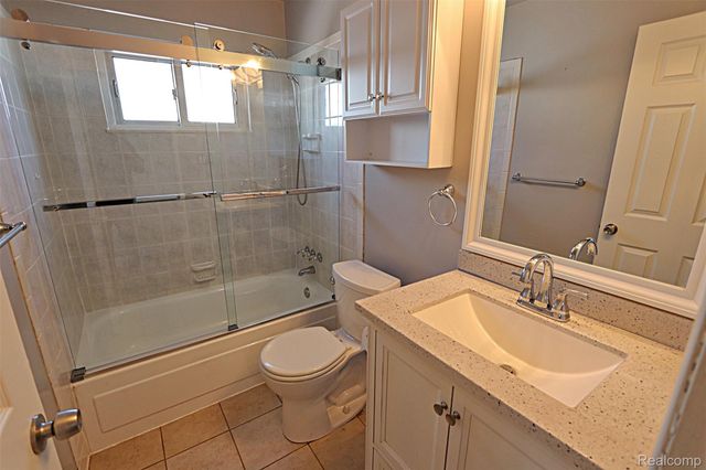 14182 Blue Skies Street, Livonia, MI 48154