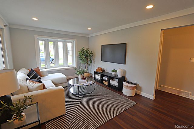 14182 Blue Skies Street, Livonia, MI 48154