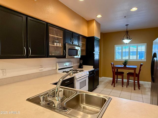 7401 W ARROWHEAD CLUBHOUSE Drive 2011, Glendale, AZ 85308