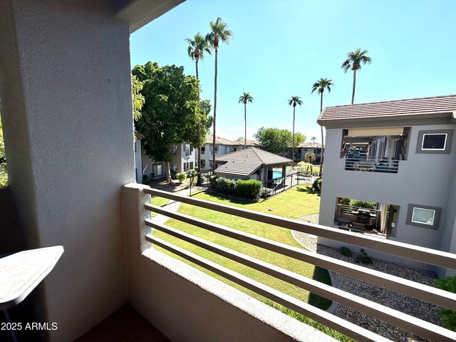 7401 W ARROWHEAD CLUBHOUSE Drive 2011, Glendale, AZ 85308