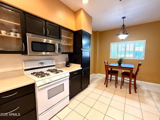 7401 W ARROWHEAD CLUBHOUSE Drive 2011, Glendale, AZ 85308