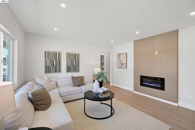 25353 Tarman Ave, Hayward, CA 94544