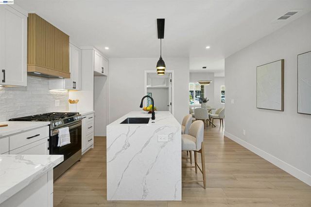 25353 Tarman Ave, Hayward, CA 94544