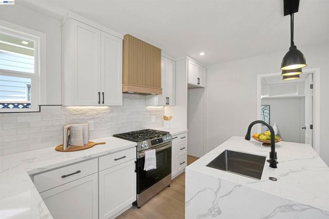 25353 Tarman Ave, Hayward, CA 94544