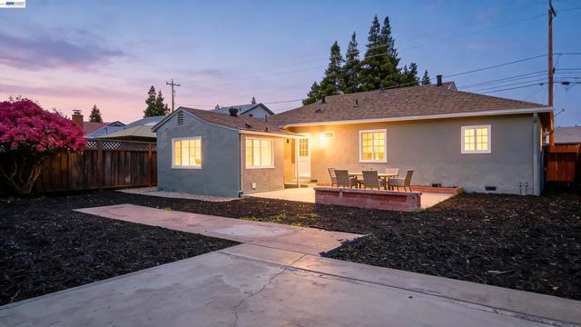25353 Tarman Ave, Hayward, CA 94544