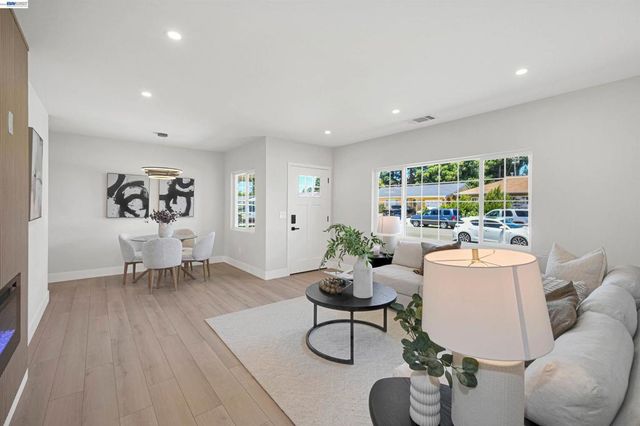 25353 Tarman Ave, Hayward, CA 94544