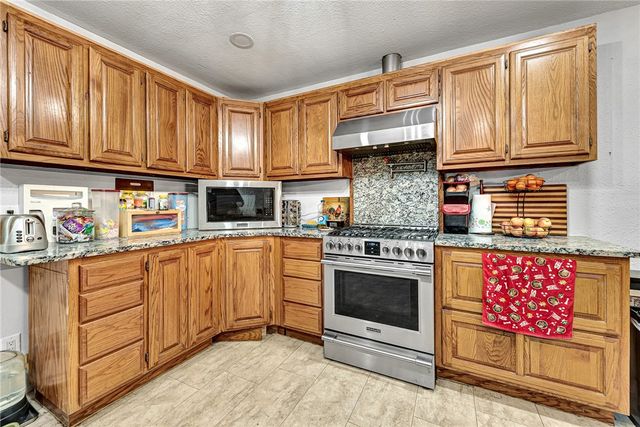 13751 E Ventris Road, Garfield, AR 72732